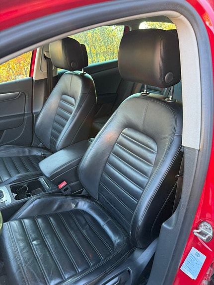 Volkswagen Passat 3 of 3