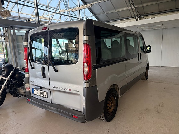 Opel Vivaro 14 of 14