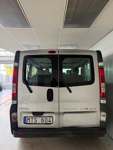 Opel Vivaro 11 of 14