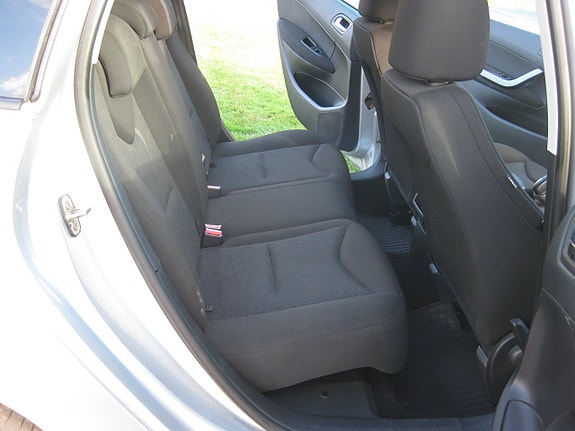 Peugeot 308 SW 12 of 14