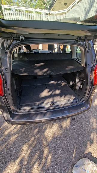 Peugeot 5008 11 of 12