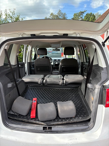 Volkswagen Touran 6 of 10