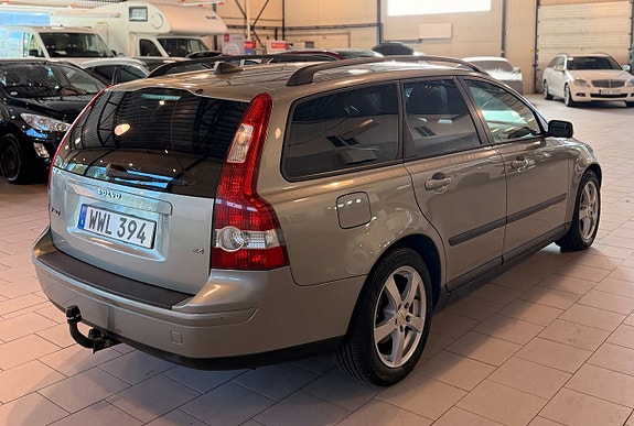 Volvo V50 3 of 10