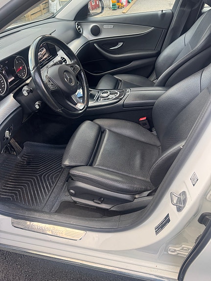 Mercedes-Benz E220 6 of 9