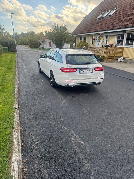 Mercedes-Benz E220 4 of 9