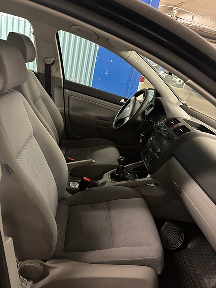 Volkswagen Golf V 13 of 14
