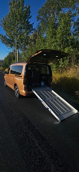 Volkswagen Caddy Maxi 4 of 11
