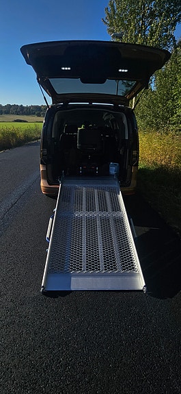 Volkswagen Caddy Maxi 3 of 11