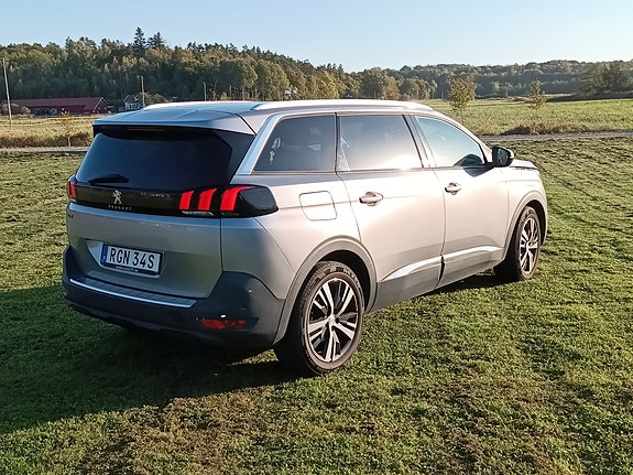 Peugeot 5008 3 of 9