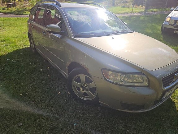 Volvo V50 2 of 7
