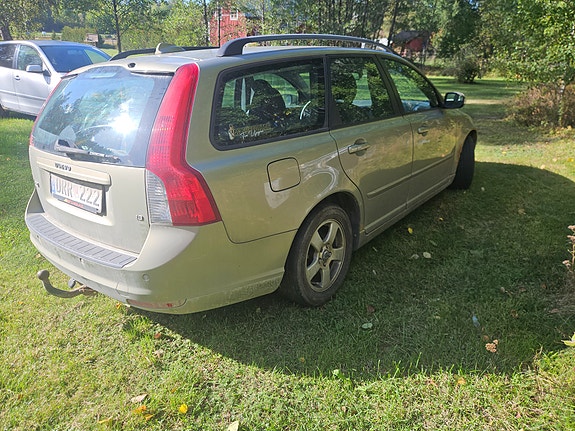 Volvo V50 3 of 7