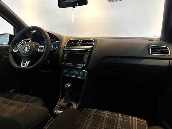 Volkswagen Polo 12 of 18