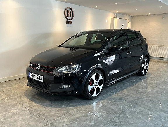 Volkswagen Polo 2 of 18