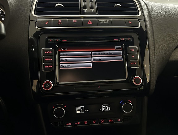Volkswagen Polo 16 of 18