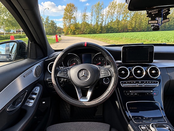 Mercedes-Benz C220 8 of 9
