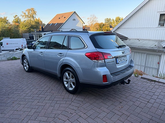 Subaru Outback 7 of 15