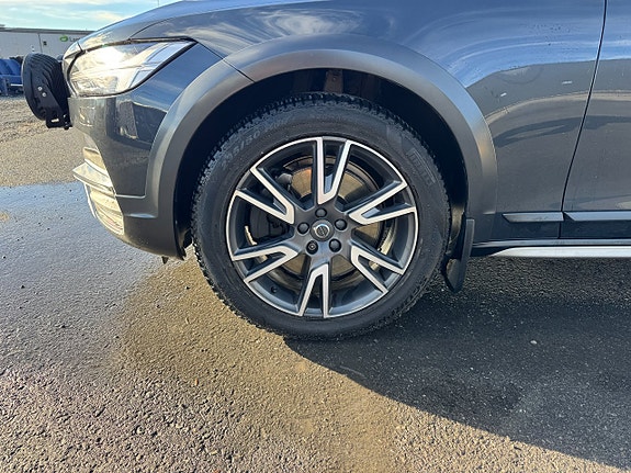 Volvo V90 Cross Country 20 of 22
