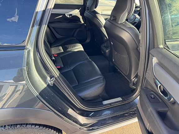 Volvo V90 Cross Country 11 of 22