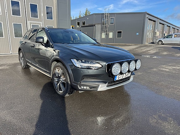 Volvo V90 Cross Country 7 of 22