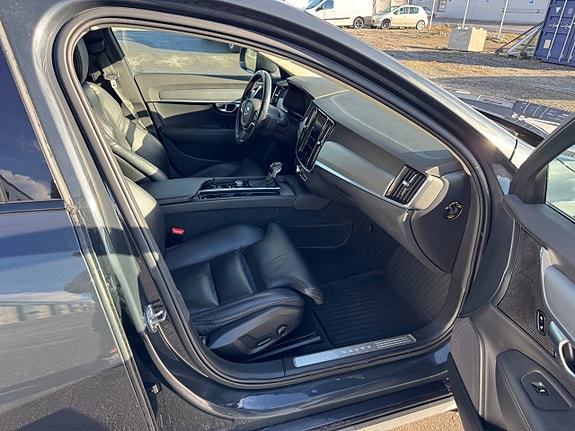 Volvo V90 Cross Country 12 of 22