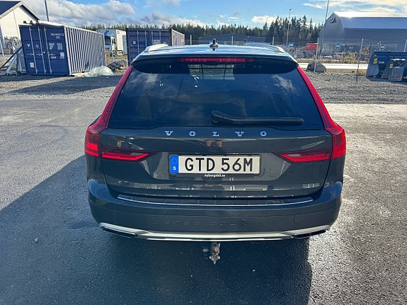 Volvo V90 Cross Country 4 of 22