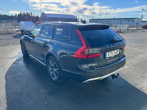 Volvo V90 Cross Country 3 of 22