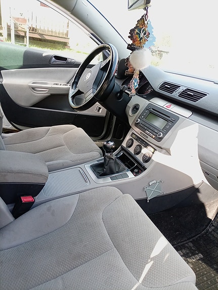 Volkswagen Passat 5 of 8