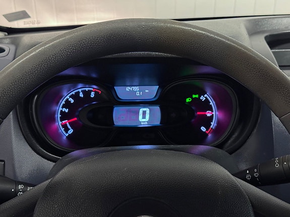 Opel Vivaro 16 of 20
