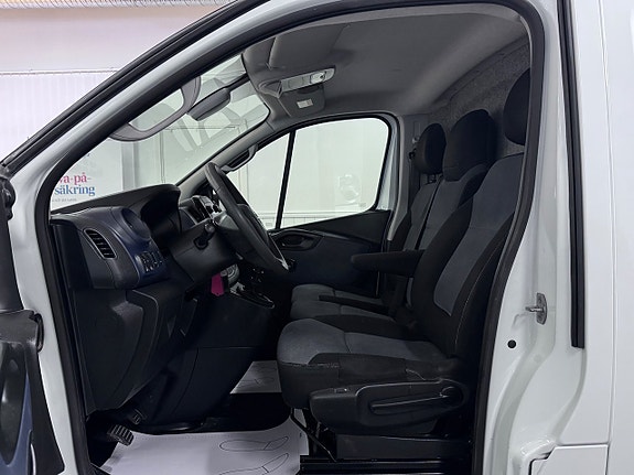 Opel Vivaro 11 of 20