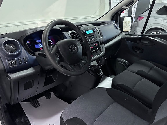 Opel Vivaro 10 of 20