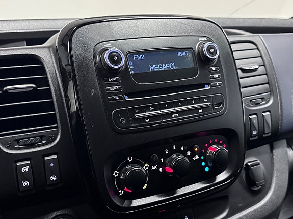 Opel Vivaro 17 of 20