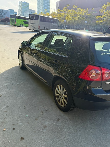 Volkswagen Golf V 3 of 5