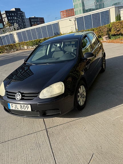 Volkswagen Golf V 4 of 5