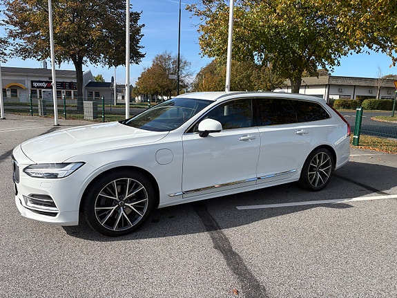 Volvo V90 2 of 14