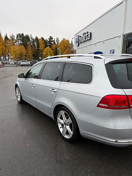 Volkswagen Passat 3 of 8