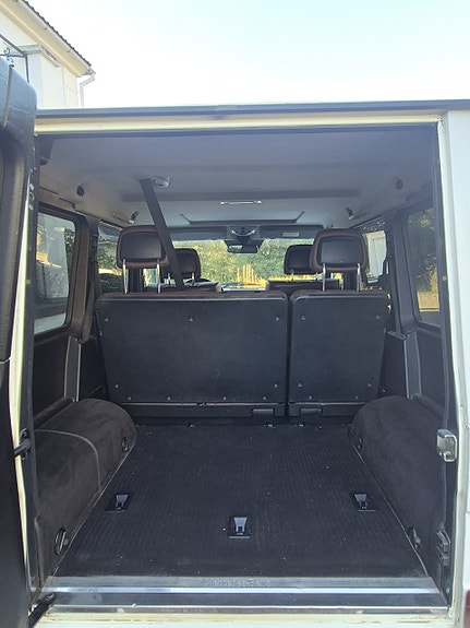 Mercedes-Benz G350 9 of 12