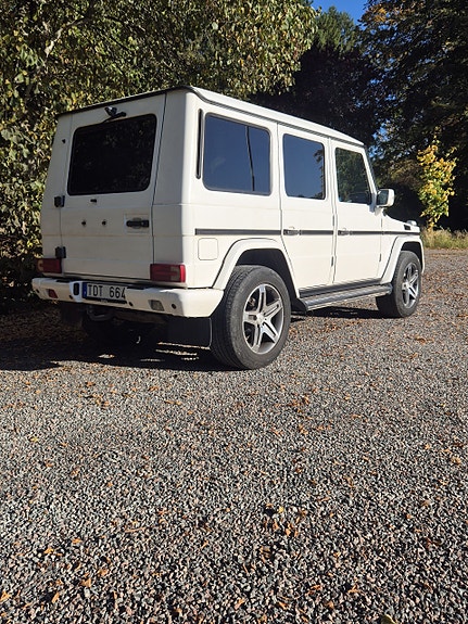 Mercedes-Benz G350 6 of 12