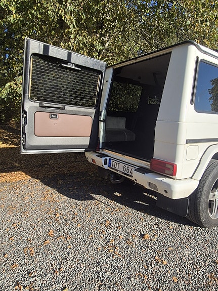 Mercedes-Benz G350 3 of 12