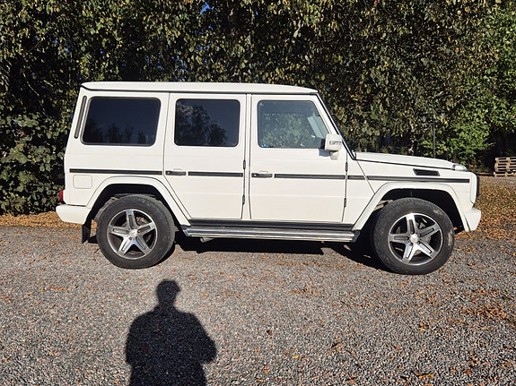Mercedes-Benz G350 7 of 12