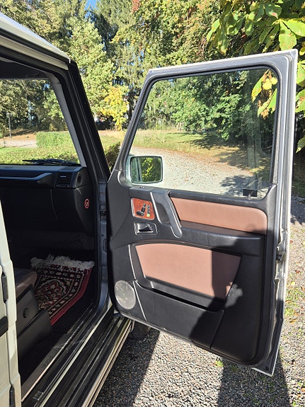 Mercedes-Benz G350 12 of 12