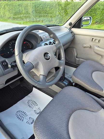Nissan Micra 12 of 18