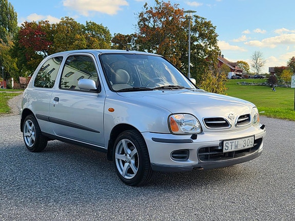 Nissan Micra 2 of 18