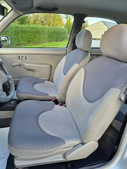 Nissan Micra 9 of 18