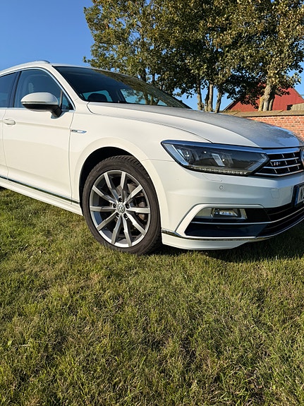 Volkswagen Passat 18 of 28
