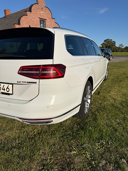 Volkswagen Passat 17 of 28