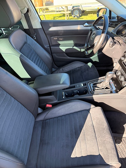 Volkswagen Passat 12 of 28