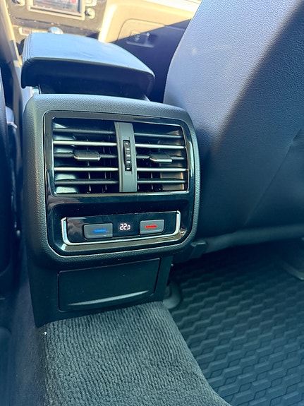 Volkswagen Passat 24 of 28