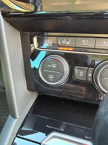 Volkswagen Passat 11 of 28