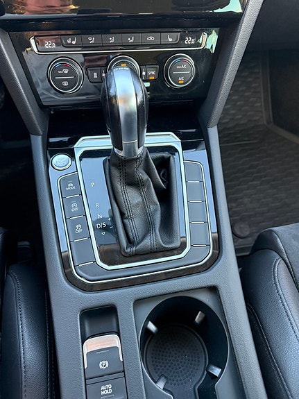 Volkswagen Passat 6 of 28