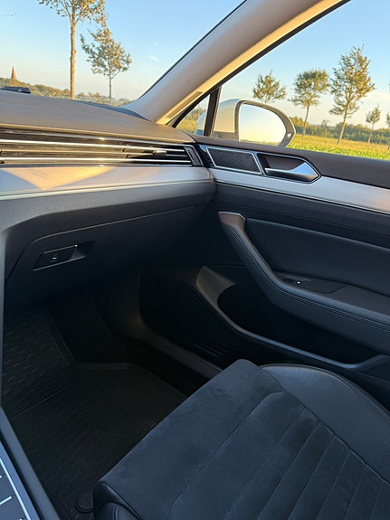 Volkswagen Passat 8 of 28